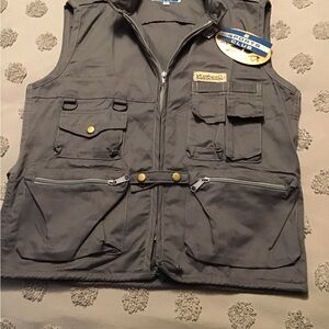 The Sports Club Utility Vest. Fishing, hunting, working, outdoors
Size Small